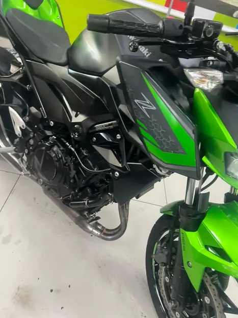 KAWASAKI Z 400 ABS, Foto 9