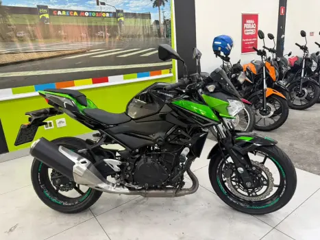KAWASAKI Z 400 ABS, Foto 2