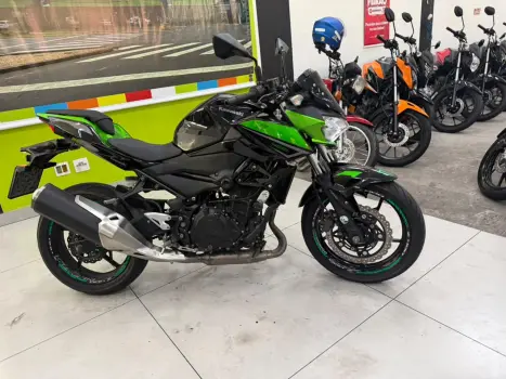 KAWASAKI Z 400 ABS, Foto 6
