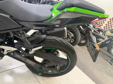 KAWASAKI Z 400 ABS, Foto 9