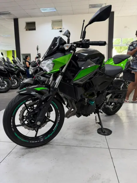 KAWASAKI Z 400 ABS, Foto 12
