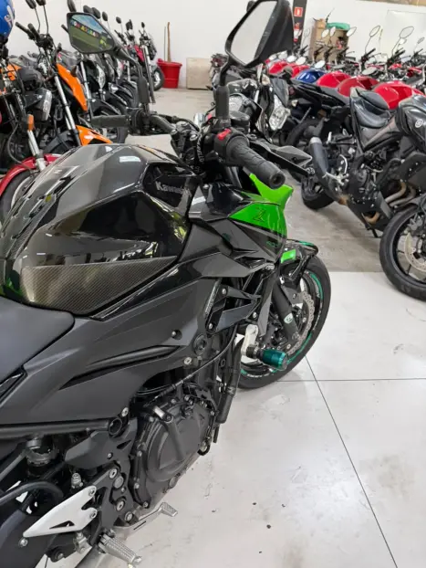KAWASAKI Z 400 ABS, Foto 17