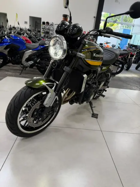 KAWASAKI Z 900 RS, Foto 2
