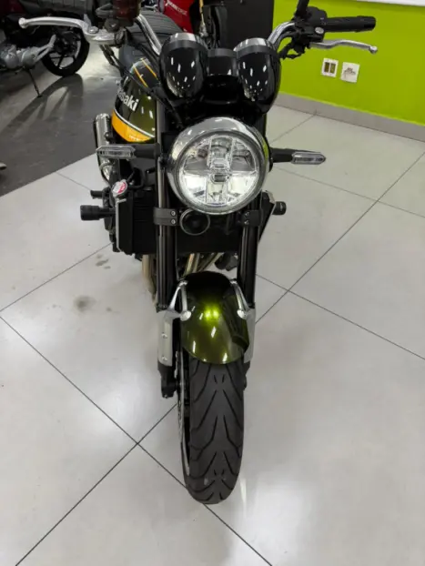 KAWASAKI Z 900 RS, Foto 4