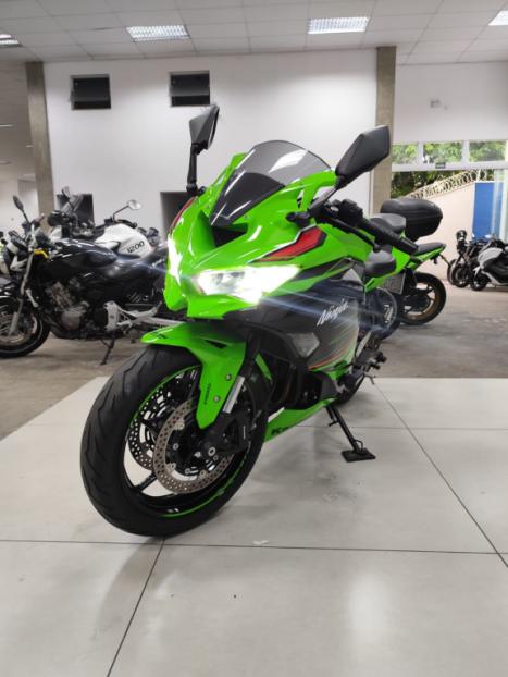 KAWASAKI ZX-4R , Foto 2 KAWASAKI ZX-4R , Foto 2