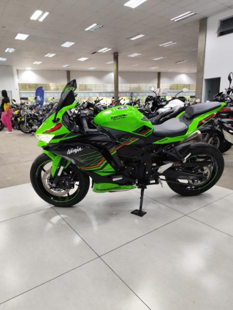 KAWASAKI ZX-4R , Foto 3 KAWASAKI ZX-4R , Foto 3