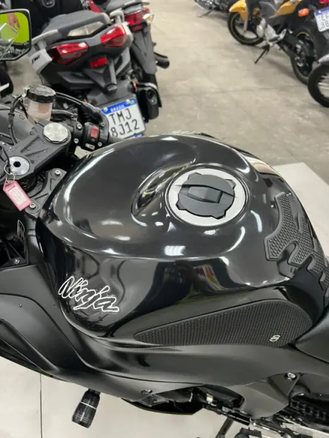 KAWASAKI ZX 6 R 636, Foto 10