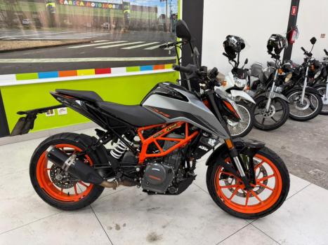KTM 390 Duke , Foto 1