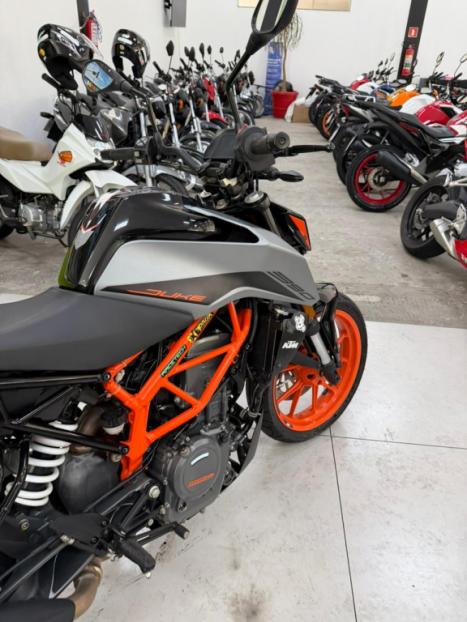 KTM 390 Duke , Foto 2