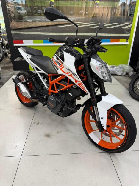 KTM 390 Duke , Foto 2
