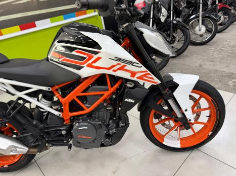 KTM 390 Duke , Foto 3