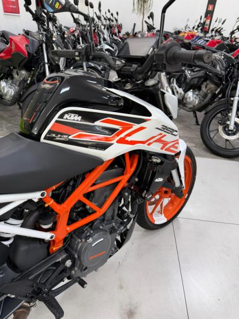 KTM 390 Duke , Foto 13