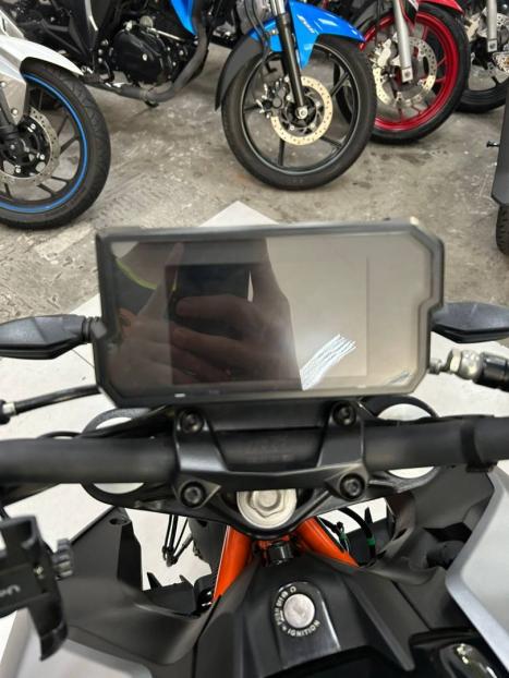 KTM 390 Duke , Foto 3