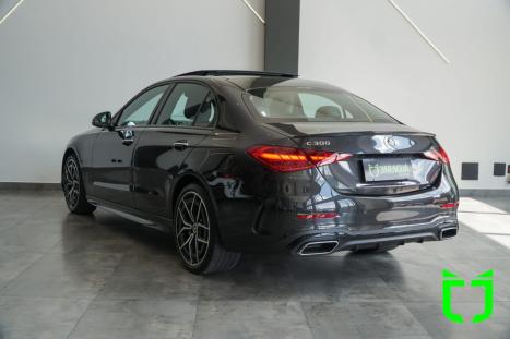 MERCEDES-BENZ C 300 2.0 16V 4P EQ BOOST TURBO H�BRIDO AMG LINE 9G-TRONIC AUTOM�TICO, Foto 7