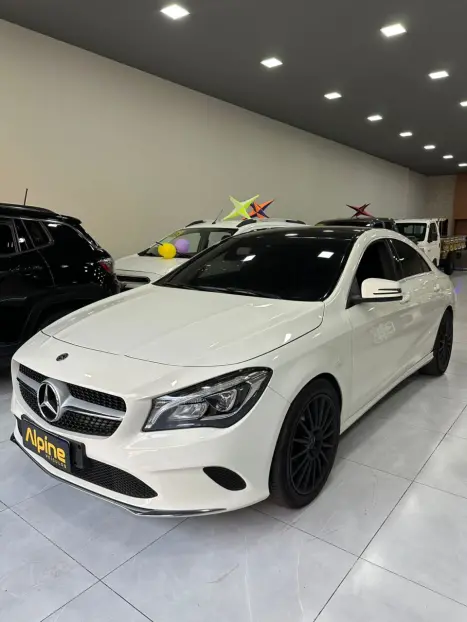 MERCEDES-BENZ CLA 200 1.6 16V 4P CGI 7-G TRONIC DCT AUTOMTICO, Foto 2