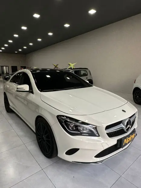 MERCEDES-BENZ CLA 200 1.6 16V 4P CGI 7-G TRONIC DCT AUTOMTICO, Foto 3