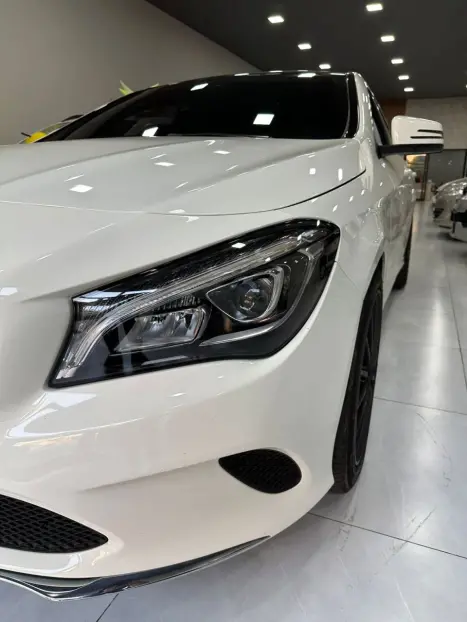 MERCEDES-BENZ CLA 200 1.6 16V 4P CGI 7-G TRONIC DCT AUTOMTICO, Foto 4