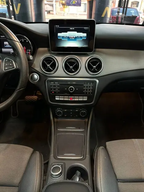 MERCEDES-BENZ CLA 200 1.6 16V 4P CGI 7-G TRONIC DCT AUTOMTICO, Foto 10