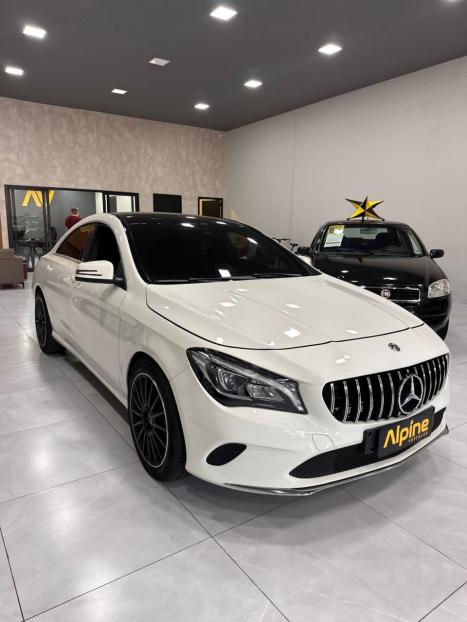 MERCEDES-BENZ CLA 200 1.6 16V 4P CGI 7-G TRONIC AUTOM�TICO DCT, Foto 3