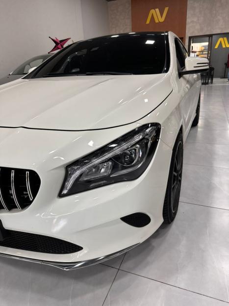 MERCEDES-BENZ CLA 200 1.6 16V 4P CGI 7-G TRONIC AUTOM�TICO DCT, Foto 4