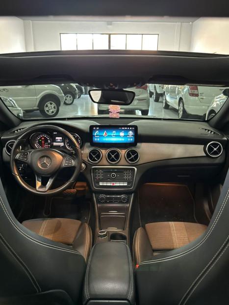 MERCEDES-BENZ CLA 200 1.6 16V 4P CGI 7-G TRONIC AUTOM�TICO DCT, Foto 9