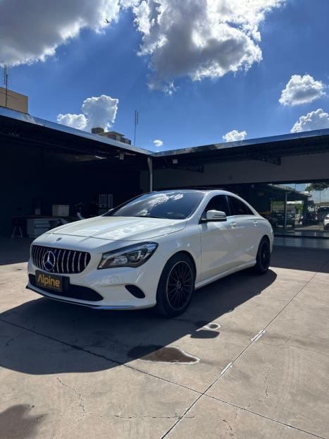 MERCEDES-BENZ CLA 200 1.6 16V 4P CGI 7-G TRONIC AUTOM�TICO DCT, Foto 2