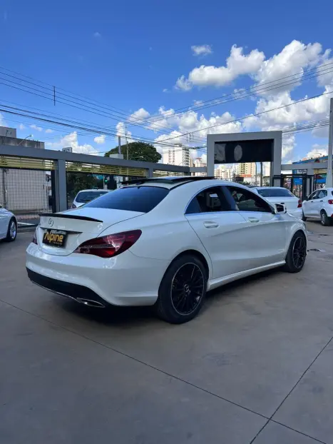 MERCEDES-BENZ CLA 200 1.6 16V 4P CGI 7-G TRONIC AUTOM�TICO DCT, Foto 6