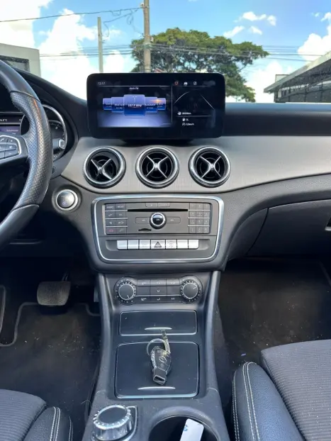 MERCEDES-BENZ CLA 200 1.6 16V 4P CGI 7-G TRONIC AUTOM�TICO DCT, Foto 11
