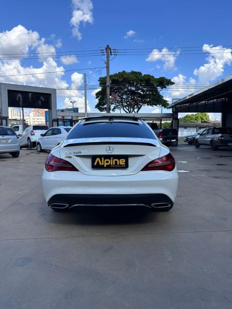 MERCEDES-BENZ CLA 200 1.6 16V 4P CGI 7-G TRONIC AUTOM�TICO DCT, Foto 5