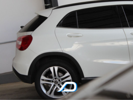 MERCEDES-BENZ GLA 200 1.6 16V 4P CGI STYLE TURBO AUTOMÁTICO, Foto 9 MERCEDES-BENZ GLA 200 1.6 16V 4P CGI STYLE TURBO AUTOMÁTICO, Foto 9