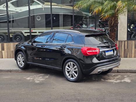 MERCEDES-BENZ GLA 200 1.6 16V 4P FLEX CGI NIGHT TURBO AUTOMTICO, Foto 2