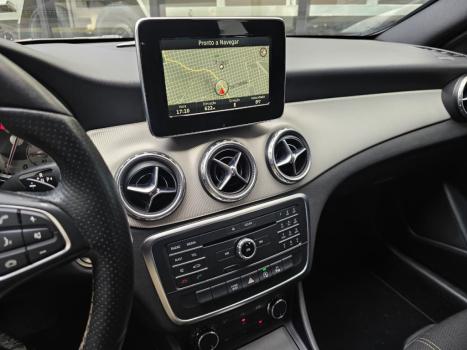 MERCEDES-BENZ GLA 200 1.6 16V 4P FLEX CGI NIGHT TURBO AUTOMTICO, Foto 3