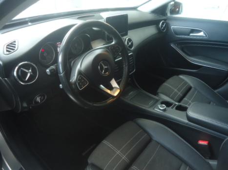 MERCEDES-BENZ GLA 200 1.6 16V 4P FLEX CGI VISION TURBO AUTOM�TICO, Foto 2