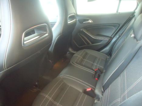 MERCEDES-BENZ GLA 200 1.6 16V 4P FLEX CGI VISION TURBO AUTOM�TICO, Foto 3