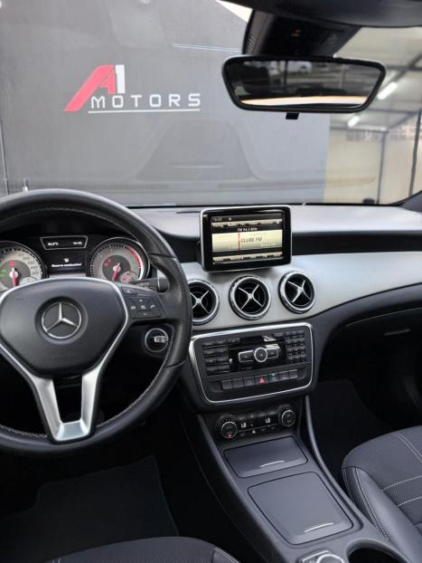 MERCEDES-BENZ GLA 200 1.6 16V 4P CGI VISION TURBO AUTOM�TICO, Foto 19