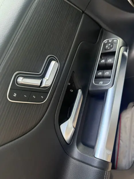 MERCEDES-BENZ GLB 220 2.0 16V 4P MHEV PROGRESSIVE 4MATIC DCT AUTOM�TICO, Foto 11