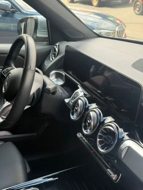 MERCEDES-BENZ GLB 220 2.0 16V 4P MHEV PROGRESSIVE 4MATIC DCT AUTOM�TICO, Foto 13