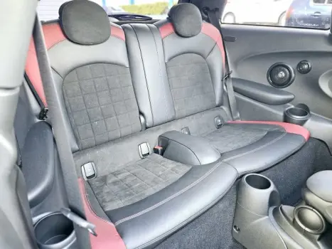 MINI Cooper 2.0 16V 4P TWINPOWER CLUBMAN JOHN COOPER WORKS ALL4 STEPTRONIC AUTOMÁTICO, Foto 17 MINI Cooper 2.0 16V 4P TWINPOWER CLUBMAN JOHN COOPER WORKS ALL4 STEPTRONIC AUTOMÁTICO, Foto 17