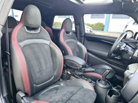 MINI Cooper 2.0 16V 4P TWINPOWER CLUBMAN JOHN COOPER WORKS ALL4 STEPTRONIC AUTOMÁTICO, Foto 18 MINI Cooper 2.0 16V 4P TWINPOWER CLUBMAN JOHN COOPER WORKS ALL4 STEPTRONIC AUTOMÁTICO, Foto 18