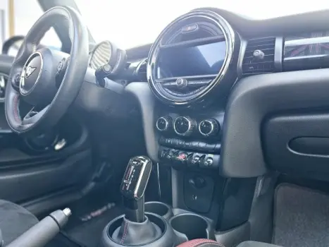 MINI Cooper 2.0 16V 4P TWINPOWER CLUBMAN JOHN COOPER WORKS ALL4 STEPTRONIC AUTOMÁTICO, Foto 19 MINI Cooper 2.0 16V 4P TWINPOWER CLUBMAN JOHN COOPER WORKS ALL4 STEPTRONIC AUTOMÁTICO, Foto 19