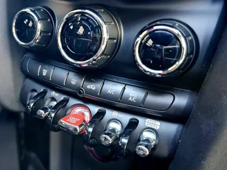 MINI Cooper 2.0 16V 4P TWINPOWER CLUBMAN JOHN COOPER WORKS ALL4 STEPTRONIC AUTOMÁTICO, Foto 20 MINI Cooper 2.0 16V 4P TWINPOWER CLUBMAN JOHN COOPER WORKS ALL4 STEPTRONIC AUTOMÁTICO, Foto 20