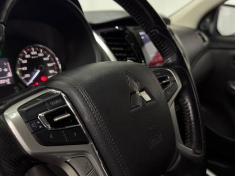 MITSUBISHI L 200 Triton 2.4 16V SPORT HPE-S 4X4 CABINE DUPLA TURBO DIESEL AUTOM�TICO, Foto 9