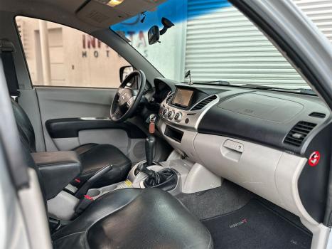 MITSUBISHI L 200 Triton 3.5 V6 HPE 4X4 FLEX CABINE DUPLA AUTOM�TICO, Foto 5