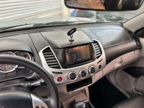 MITSUBISHI L 200 Triton 3.5 V6 HPE 4X4 FLEX CABINE DUPLA AUTOM�TICO, Foto 9