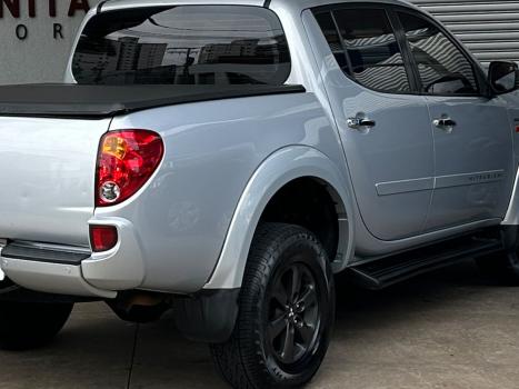 MITSUBISHI L 200 Triton 3.5 V6 HPE 4X4 FLEX CABINE DUPLA AUTOM�TICO, Foto 15