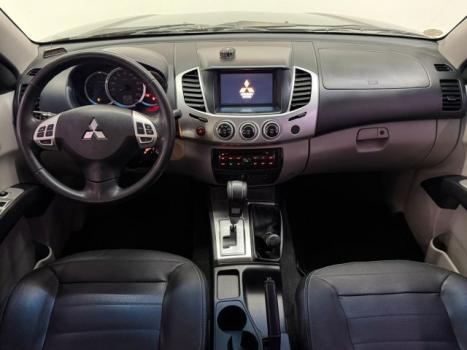 MITSUBISHI L 200 Triton 3.5 V6 HPE 4X4 FLEX CABINE DUPLA AUTOM�TICO, Foto 6