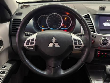 MITSUBISHI L 200 Triton 3.5 V6 HPE 4X4 FLEX CABINE DUPLA AUTOM�TICO, Foto 8