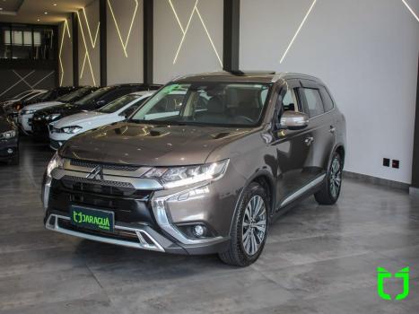 MITSUBISHI Outlander 2.2 16V 4P 4X4 HPE-S AWD DIESEL AUTOMTICO, Foto 3