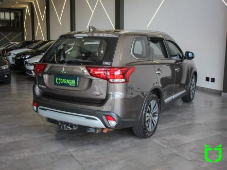 MITSUBISHI Outlander 2.2 16V 4P 4X4 HPE-S AWD DIESEL AUTOMTICO, Foto 6