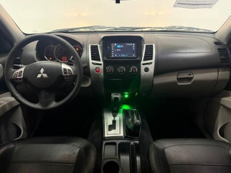 MITSUBISHI Pajero Dakar 3.5 V6 24V 4P HPE FLEX 4X4 7 LUGARES AUTOMÁTICO, Foto 6 MITSUBISHI Pajero Dakar 3.5 V6 24V 4P HPE FLEX 4X4 7 LUGARES AUTOMÁTICO, Foto 6